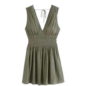 Abercrombie & Fitch Smocked Plunge Crinkle Mini Dress Size S NWT 📦